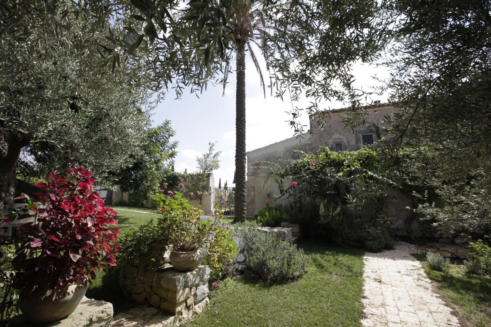 Tenuta Cammarana Guest House Donnafugata Exterior photo