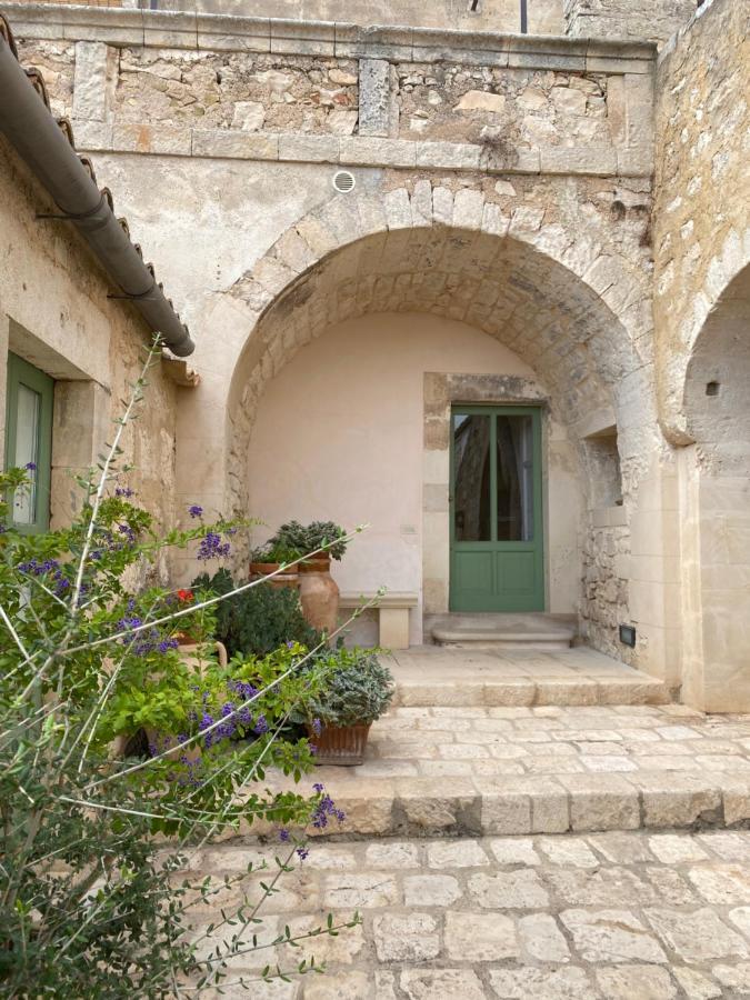 Tenuta Cammarana Guest House Donnafugata Exterior photo