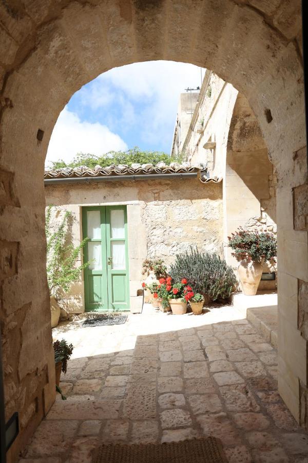 Tenuta Cammarana Guest House Donnafugata Exterior photo