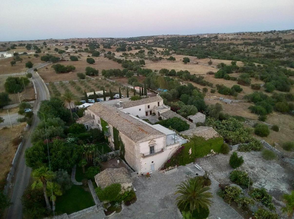 Tenuta Cammarana Guest House Donnafugata Exterior photo